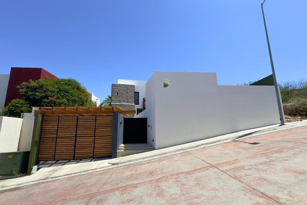 Los Cabos Santa Rosa Strategic Investment in El Zacatal: Dual-Unit Property with High ROI PotentialLocated just one block from the main Blvd. Dr. Ernesto Chánez Chávez, this property is a prime opportunity in one of San José del Cabo's high-demand rental markets. The building features two independent, spacious units designed for modern living.Unit A (2 Bedrooms): A generous layout ideal for small families or professionals. It features a full kitchen with a functional breakfast bar and a complete bathroom.Unit B (1 Bedroom): A cozy, efficient unit perfect for couples or individuals. Includes a kitchen with a built-in bar and a full bathroom. for sale