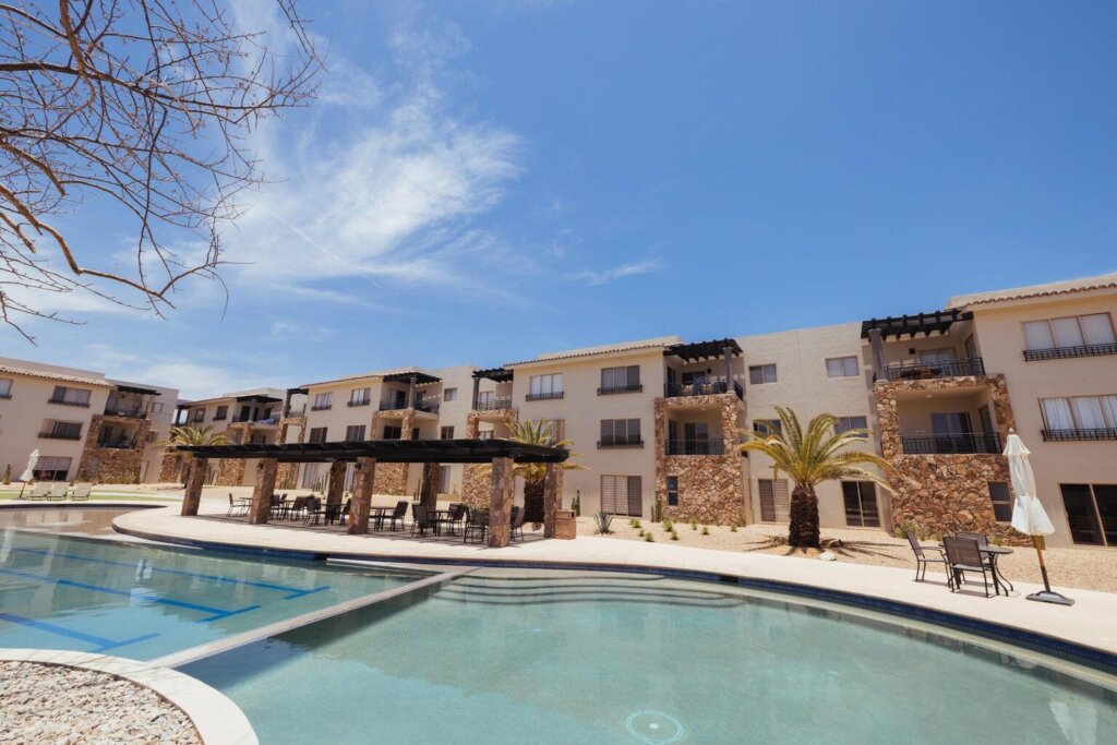 Los Cabos Camino Del Mar Located just minutes from El Médano Beach, the Escuela Internacional del Mar, and the best shopping and dining on the Cabo Corridor, this townhome is a hidden gem.Enjoy hassle-free living with this beautiful 2-bedroom, 2.5-bathroom townhome in the sought-after Camino del Mar community in El Tezal. This property offers an unparalleled combination of comfort and convenience, featuring an elegant open-plan living area and spacious bedrooms.This townhome in Camino del Mar, El Tezal, offers unbeatable value. Enjoy modern interiors, a rooftop terrace with iconic – Cam. Del Mar, Cabo Corridor, BS