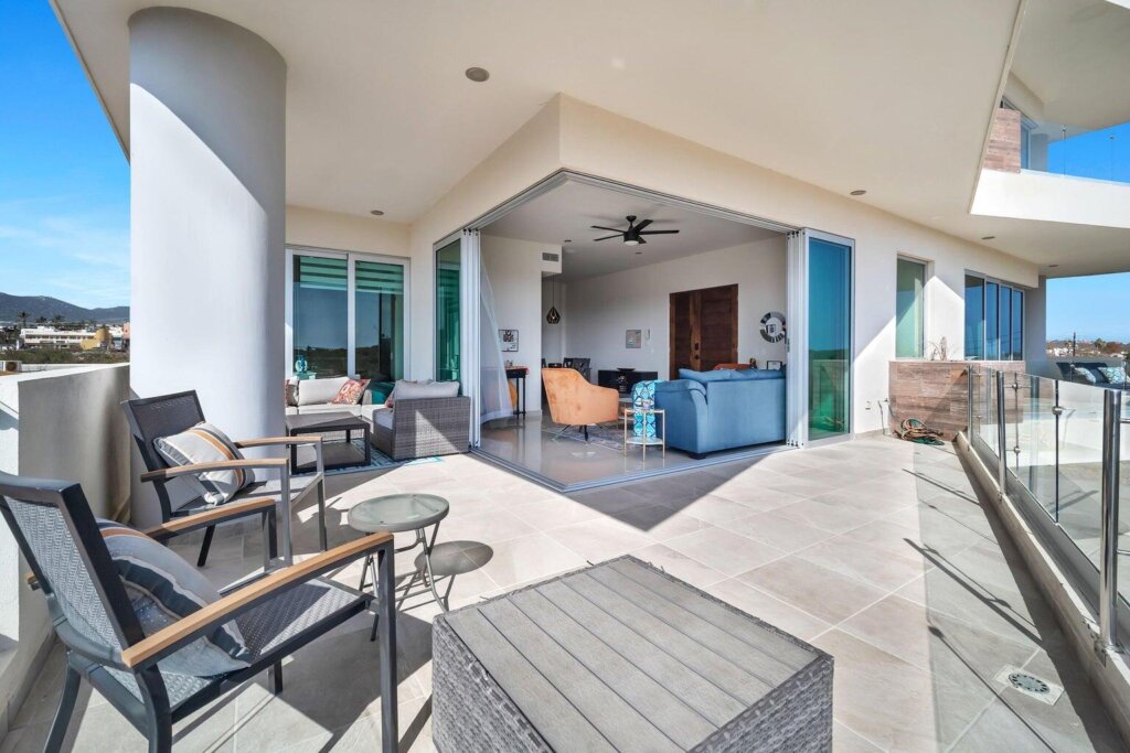Los Cabos Camino Viejo Condominiums PRICE IMPROVEMENT!!!! Discover over 1,500 sq ft of modern, light-filled living just a 10-minute stroll from Medano Beach. This oceanside 2 bed/2 bath unit features high ceilings, quality finishes, and large wrap-around balcony perfect for indoor/outdoor living. Building amenities include underground parking with electrical outlet for your EV, elevator, storage unit, and security guard. Building is wheelchair accessible. Also included is a rooftop heated ocean- – Cam. Viejo, Cabo Corridor, BS