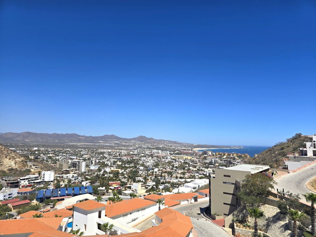 Los Cabos Monteluna Discover refined coastal living in this stunning 3-bedroom, 3-bathroom luxury condo located in the prestigious Pedregal community, one of Cabo's most exclusive and sought-after neighborhoods. Located in Monteluna, residents enjoy resort-style amenities including a state-of-the-art gym, sauna, clubhouse, resort pool, jacuzzi, fire pits, and massage rooms, all just minutes from downtown Cabo and the marina.Pedregal offers an unmatched lifestyle with:• Finance offered by Owner• 3 desalination plants (you'll never lack any water).A rare advantage of Pedregal is its independent water infrastructure, supported by three desalination plants, ensuring a reliable and uninterrupted water supply – Camino Bonito Oriente, Cabo San Lucas, BS