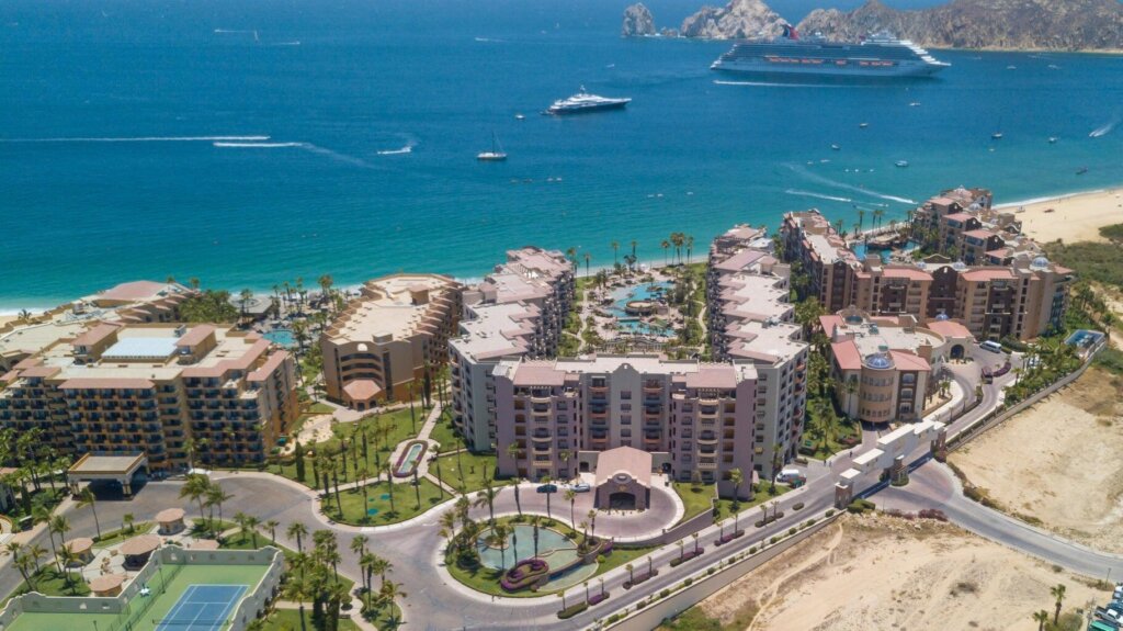 Los Cabos Villa La Estancia You will certainly spoil yourself in this newly upgraded villa Ideal location on World Famous Medano Beach in Cabo San Lucas With straight on – Camino Viejo a San José Km 0.5, Cabo San Lucas, BS