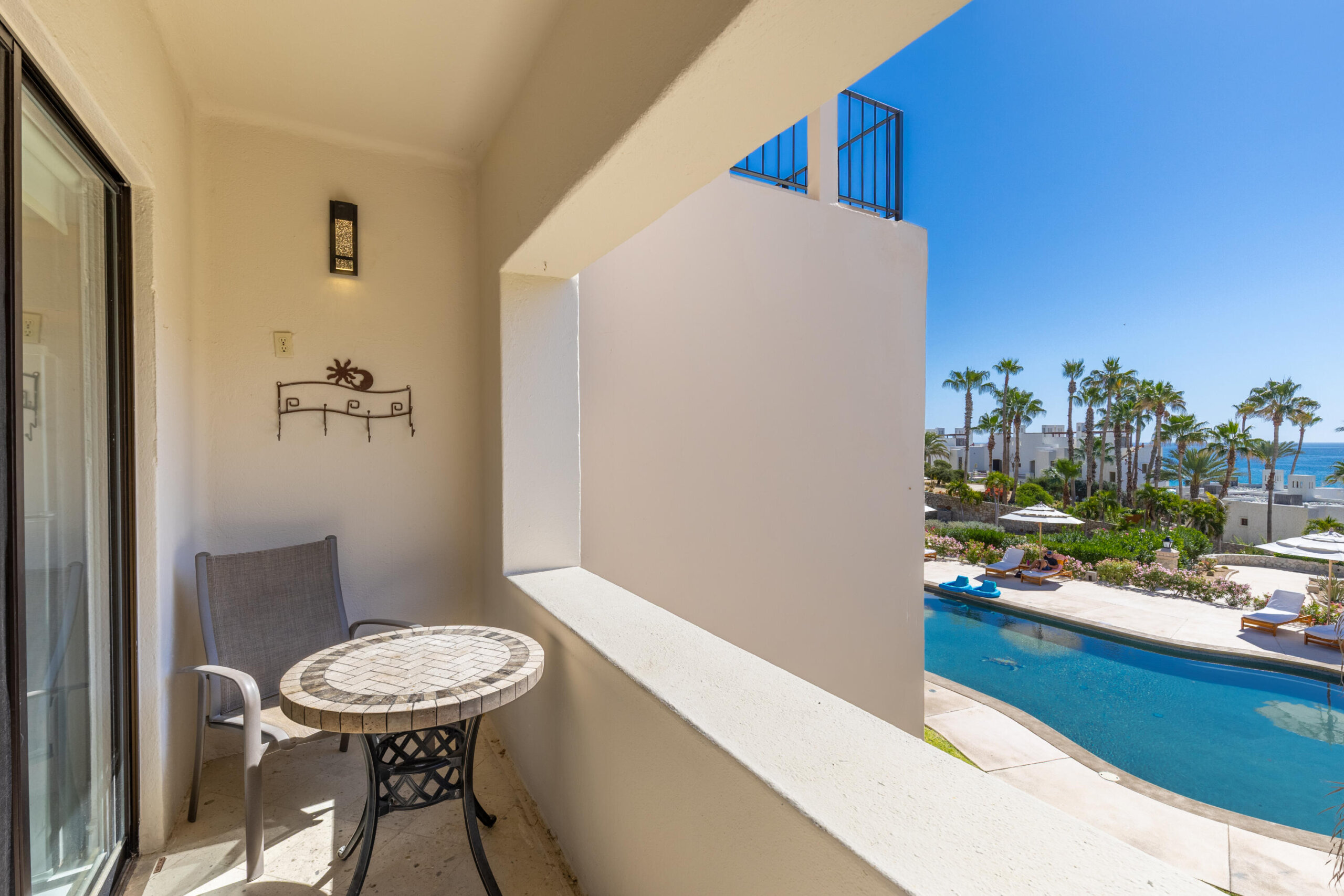 Los Cabos Casa Del Mar Experience the pinnacle of coastal living in this exquisite studio-one bedroom condo, perfectly positioned within the prestigious Zöetry Resort. This isn't just a home; it's an all-access pass to a five-star lifestyle.Breathtaking for sale