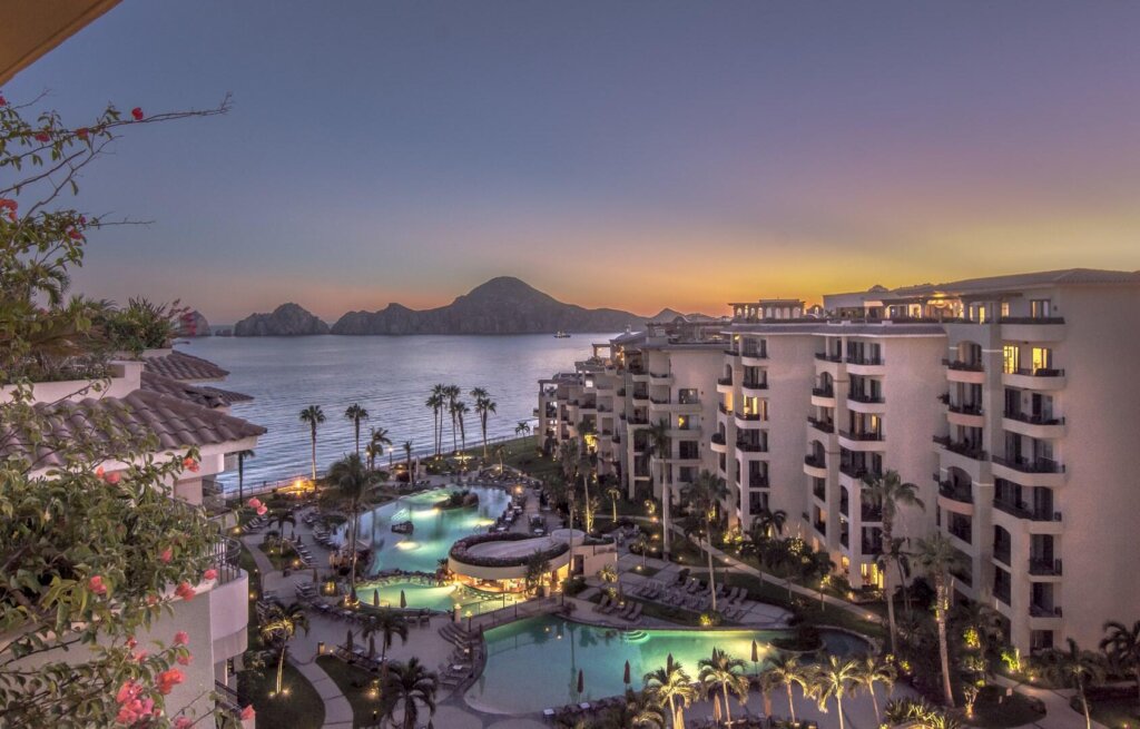 Los Cabos Villa La Estancia Villa La Estancia is situated oceanfront on Medano Beach at Land's End. 1308 is a two bedroom 3 full bath property with spacious interiors and balcony – Km0.5 Camino Viejo a San Jose, Cabo San Lucas, BS