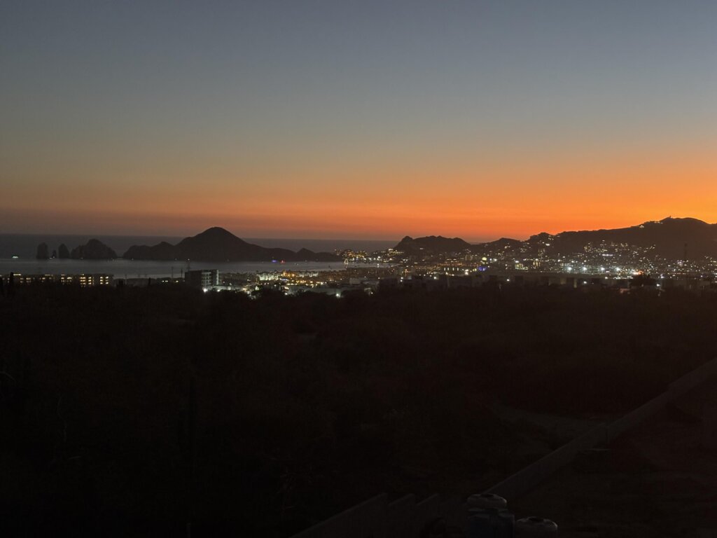 Los Cabos Monte Rocella *****PRICE REDUCTION*****Welcome to Monte Rocella, a planned master community in the heart of Tezal. This 3 bedroom 2 bathroom 4th floor level PENTHOUSE- OCEAN – Monte Rocella, Cabo Corridor, Cabo Corridor, BS