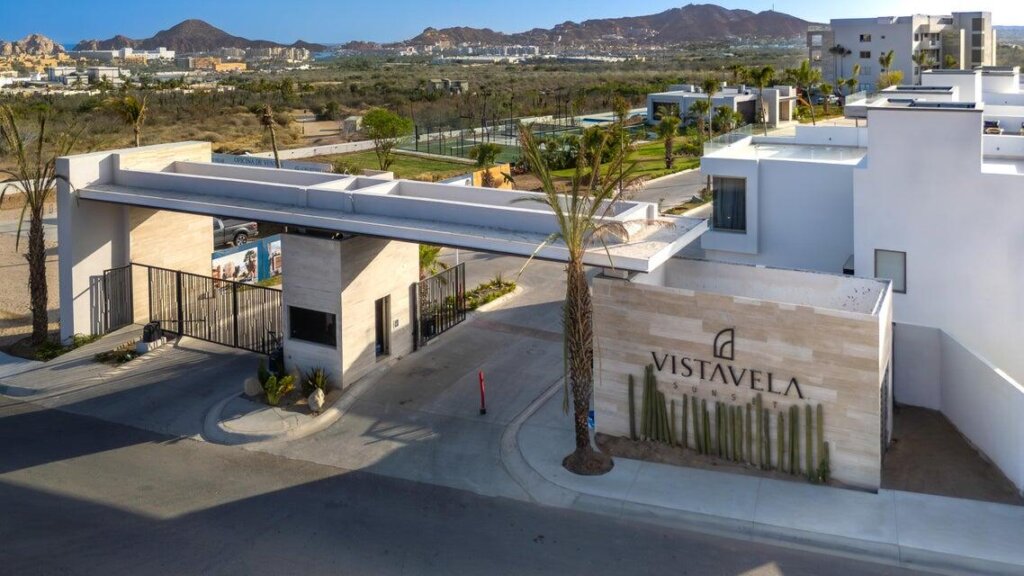 Los Cabos Vista Vela Sunset Experience the epitome of luxury living. The open concept floorplan maximizes the indoor/outdoor living experience this condo provides. The clubhouse and extensive amenities are what separate this property from the others! This end unit provides an abundance of natural light and stellar – Paseo del Sol Avenue, Cabo Corridor, BS