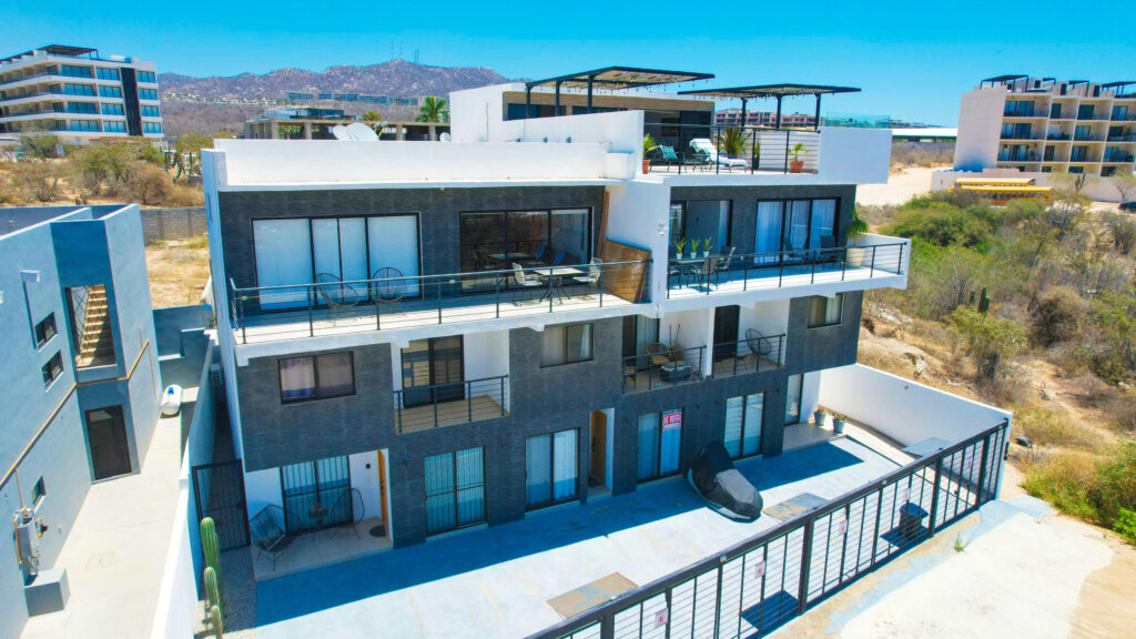 Los Cabos Betanya Located in one of the city's most sought-after and fastest-growing areas, El Tezal, this stunning penthouse offers exceptional value in a boutique building with only 8 units over 3 levels, ensuring privacy and a peaceful atmosphere.Property features:2 spacious bedrooms2 full bathroomsLiving and dining area with partial ocean – PH BETANYA, Cabo Corridor, Cabo Corridor, BS