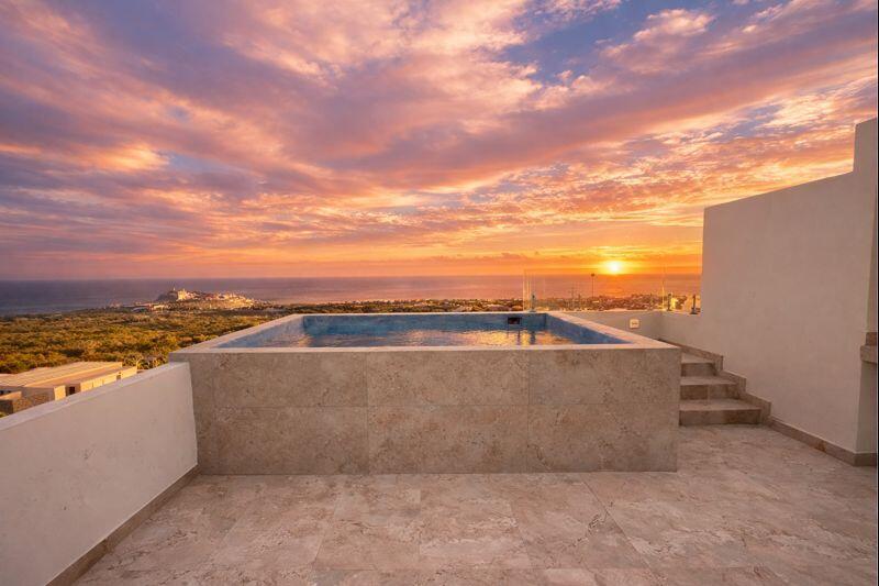 Los Cabos Cabo Costa This two-bedroom penthouse at Cabo Costa in Cabo San Lucas offers a well-balanced blend of modern design, elevated – Via La Paloma, Cabo Corridor, BS