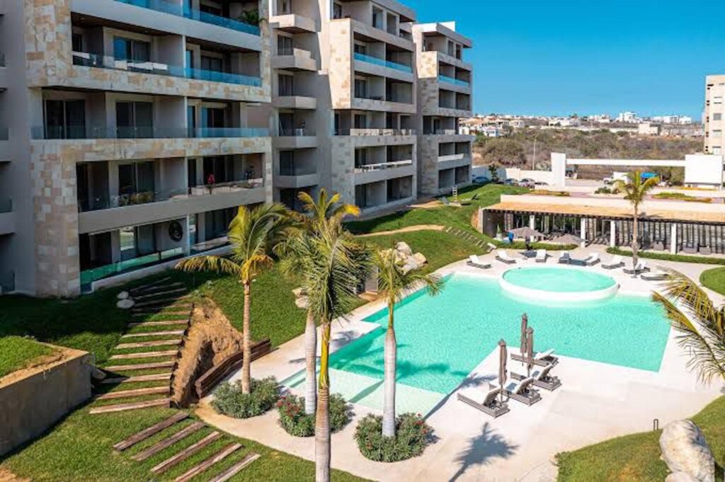 Los Cabos Vista Vela Iii Ground-Floor 3-Bedroom, 3-Bathroom Condo in Vista Velas Phase 3 - Luxury Living in Los CabosExperience the perfect blend of comfort, convenience, and resort-style amenities in this beautiful ground-floor 3-bedroom, 3-bathroom condo located in the prestigious Vista Velas Phase 3 community. This residence offers modern finishes, spacious interiors, and direct access to the lush gardens and common areas—ideal for families, retirees, or anyone seeking easy, step-free living. – VISTA VELA GROUND FLOOR, Cabo Corridor, Cabo Corridor, BS
