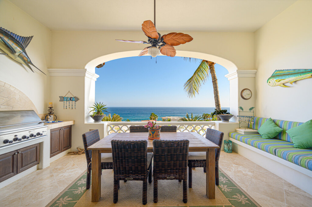 Los Cabos El Encanto El Encanto C201 is located in a boutique luxury beachfront community, offering unobstructed ocean – with Garage, San Jose del Cabo, BS