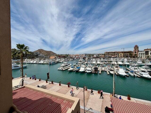 Los Cabos Cascadas Welcome to Las Cascadas 611, located in the prestigious Pedregal community. This elegant 2-bedroom, 2-bathroom residence offers breathtaking for sale