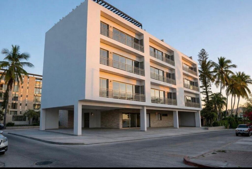 Los Cabos Best Suites Best Suites, comfort in the heart of San Lucas. Prime location just a 6-minute walk distance to Marina San Lucas. A complex with only 17 units offering an exceptional opportunity for investment and short or long-term rentals. Modern design. Infinity pool and roof garden with Marina – BEST SUITES CONDO, Cabo San Lucas, Cabo San Lucas, BS