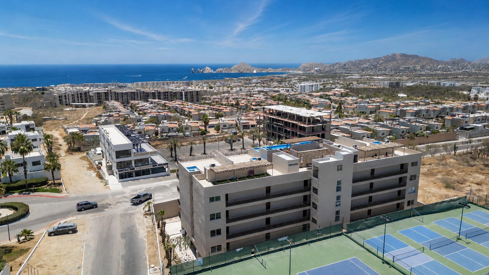Los Cabos Balena The best penthouse of Balena Los Cabos -- a private rooftop, a premium jacuzzi, and beautiful ocean for sale