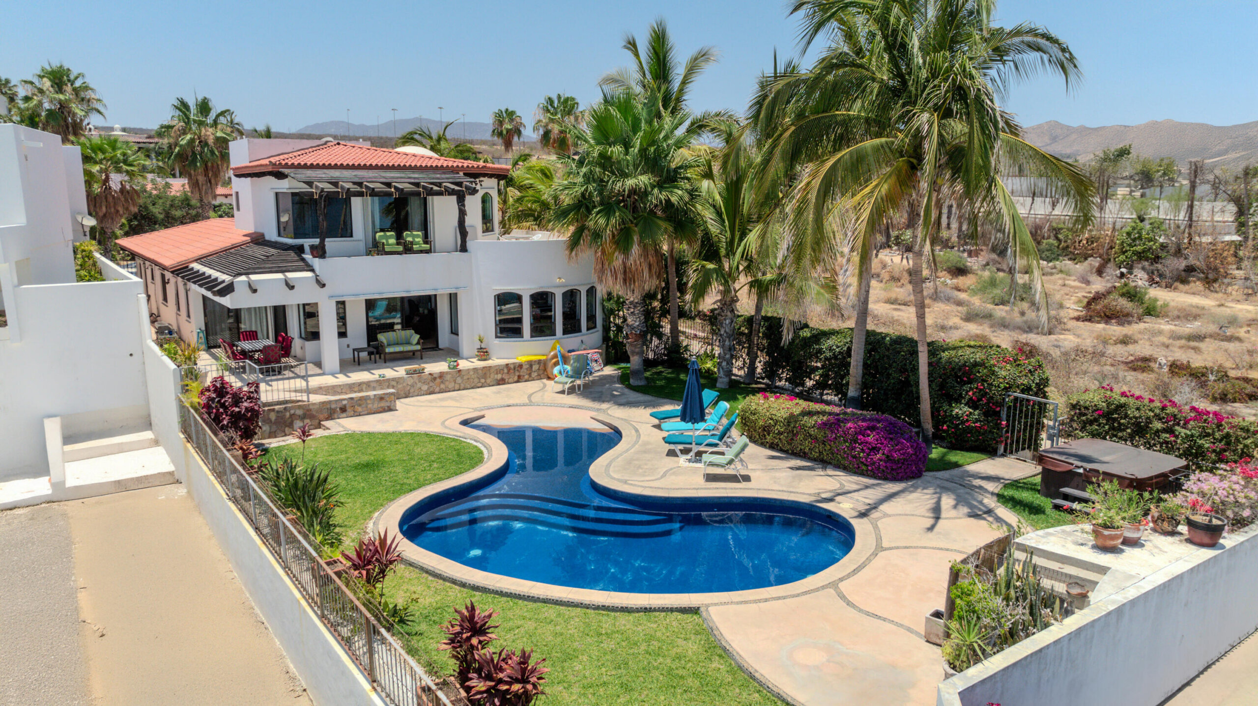 Los Cabos Pedregal Csl CASA SUNSHINE - A rare opportunity to own an exceptional home in the prestigious gated community of Pedregal, Cabo San Lucas. This stunning 5-bedroom, 4-bathroom residence features an office and multiple terraces with breathtaking bay and ocean for sale