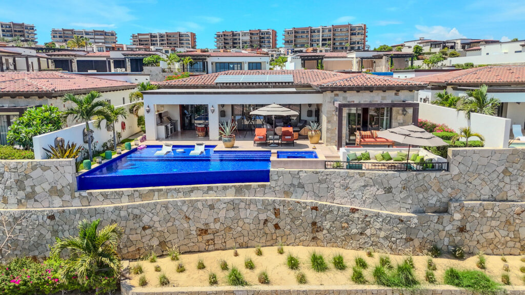 Los Cabos El Tule-Inland:General Pre-construction residence in Rancho Los Tules, Los Cabos. Features 4 bedrooms, each with a full bathroom and walk-in closet, offering privacy and comfort. Enjoy ocean – Pedregal Camino Grande 40, Cabo San Lucas, BS